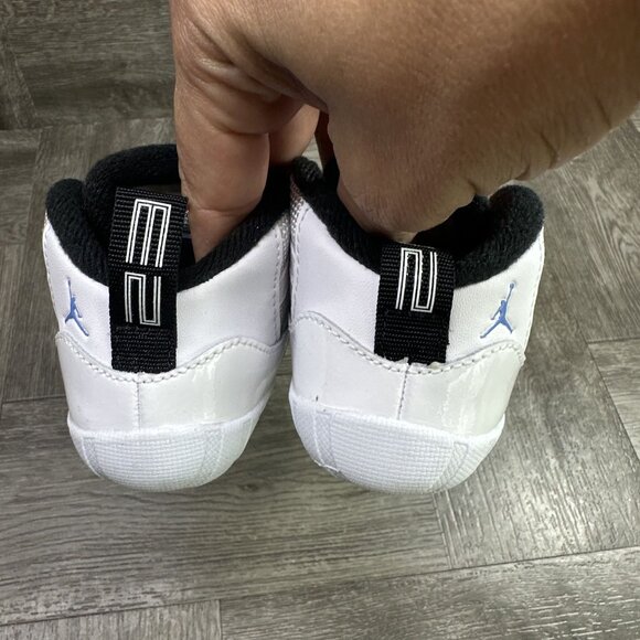 Jordan 11 Crib Bootie Infant size 4c White Legend Blue CI6165-104 - Picture 6 of 8